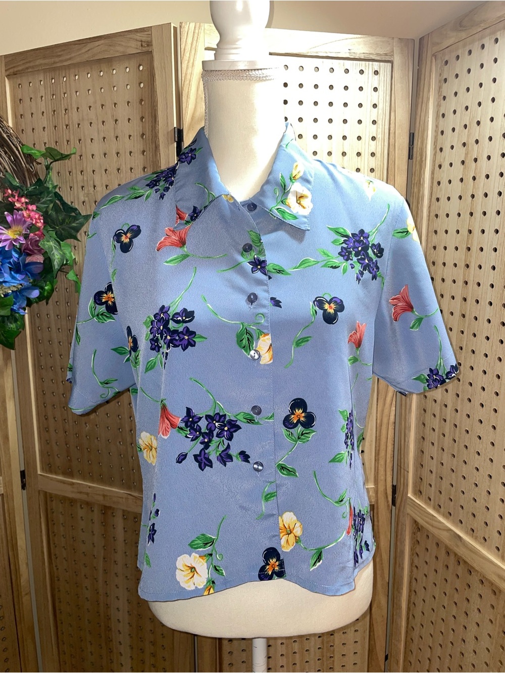 Basic Editions Light Blue Floral Short Sleeve Button-Up Top
